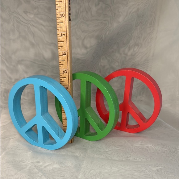 Peace Sign Decor Set - Picture 3 of 6
